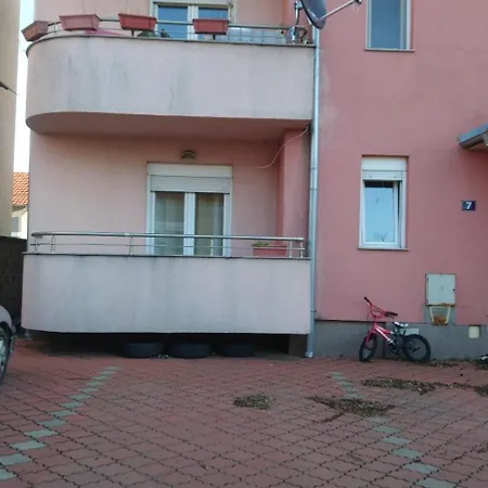 Stan Ledine 65m2 베오그라드